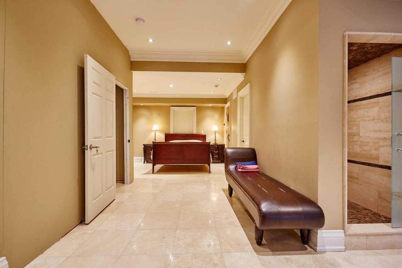 Elegant Apartment With Sauna Toronto Ngoại thất bức ảnh