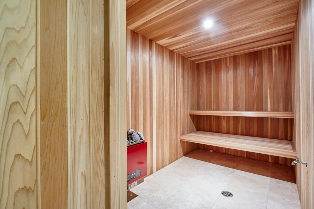 Elegant Apartment With Sauna Toronto Ngoại thất bức ảnh