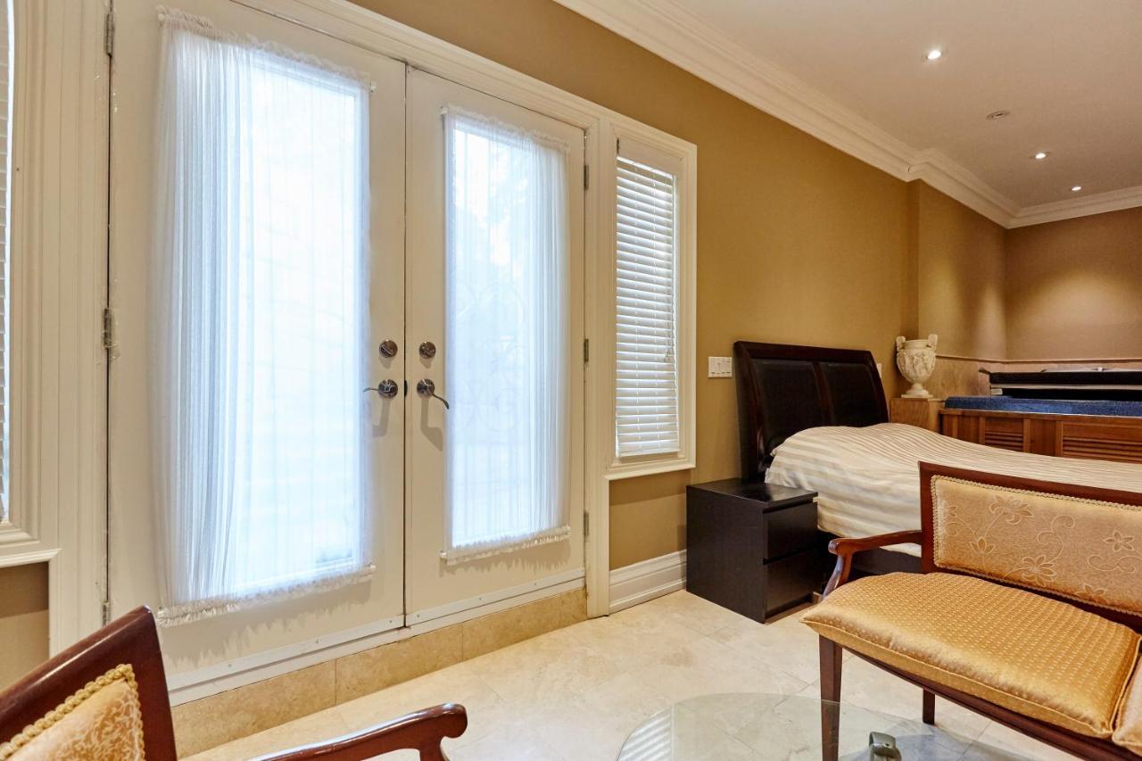 Elegant Apartment With Sauna Toronto Ngoại thất bức ảnh