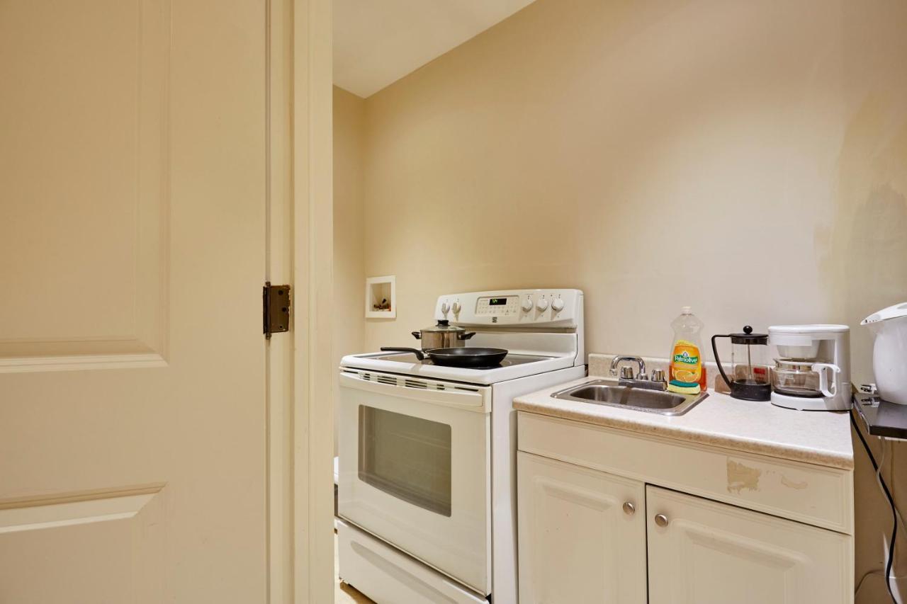 Elegant Apartment With Sauna Toronto Ngoại thất bức ảnh
